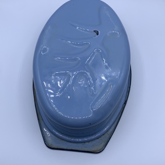 Vintage Black & Robin Egg Blue Small Enamel Roasting Pan with Lid - Picture 8 of 13